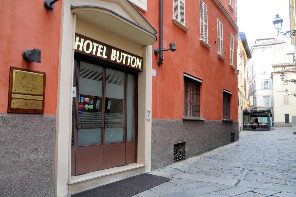 Hotel Button Parma Exteriör bild